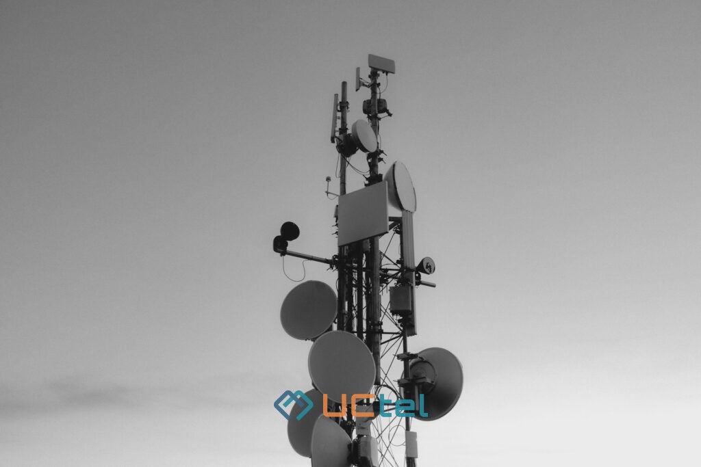 Industrial mobile signal boosters for commercial buildings and large facilities 4 Mobile Signal